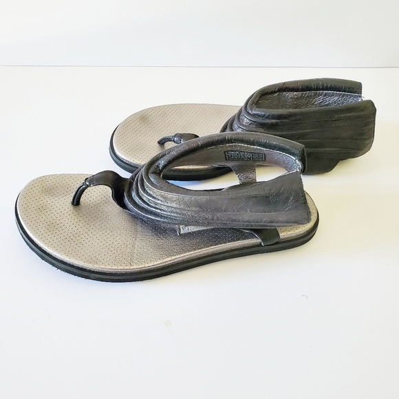 Black Sandals Gladiator 5 Ankle Cuff - Picture 3 of 7